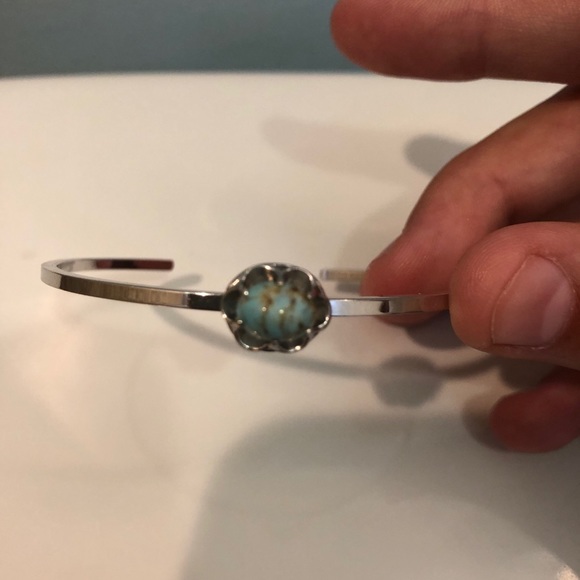 Silver Bracelet with flower design - Picture 3 of 4